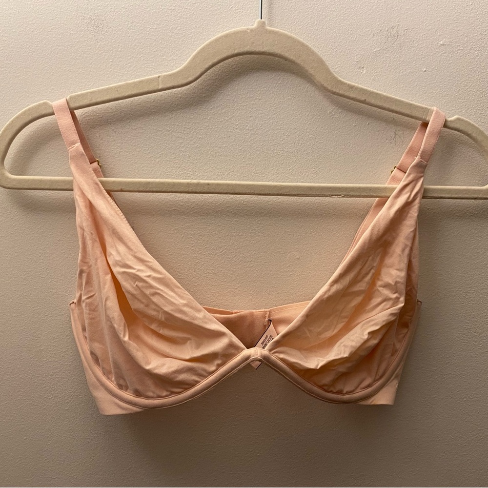 Soft pink Victoria's Secret underwire bra